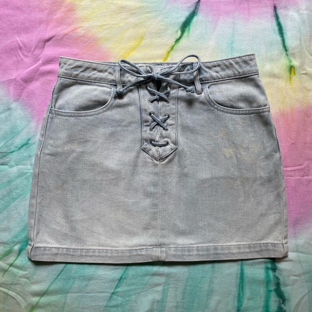 👖2/$30 | PacSun Light Wash Tie Closure Denim Skirt | Size 25